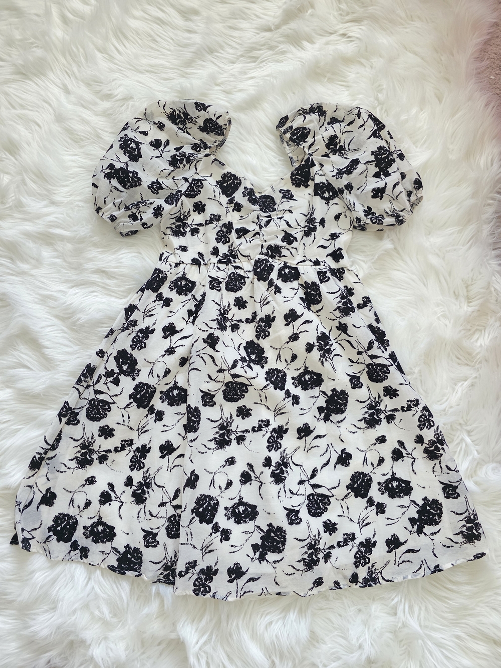 Girls Black & White Floral Puff-Sleeve Dress